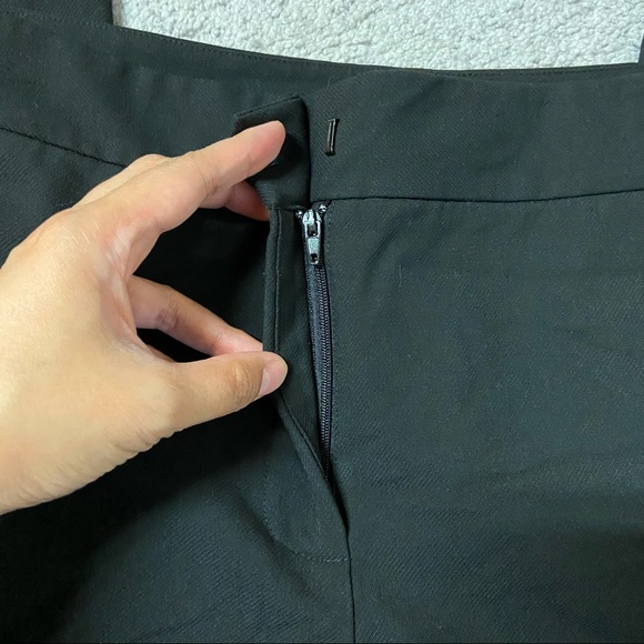 KARL LAGERFELD Women’s Black Tapered Pants Trousers Size 8 or 10 - Picture 5 of 9